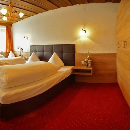 Hotel Kinderhotel Larchenhof 4*